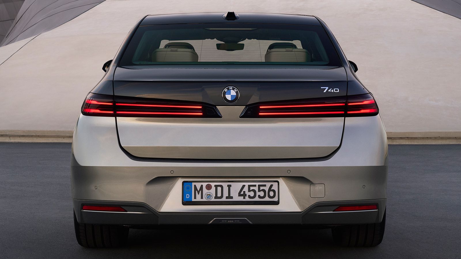 Επίσημο: Αυτή είναι η ανανεωμένη BMW Σειρά 7
